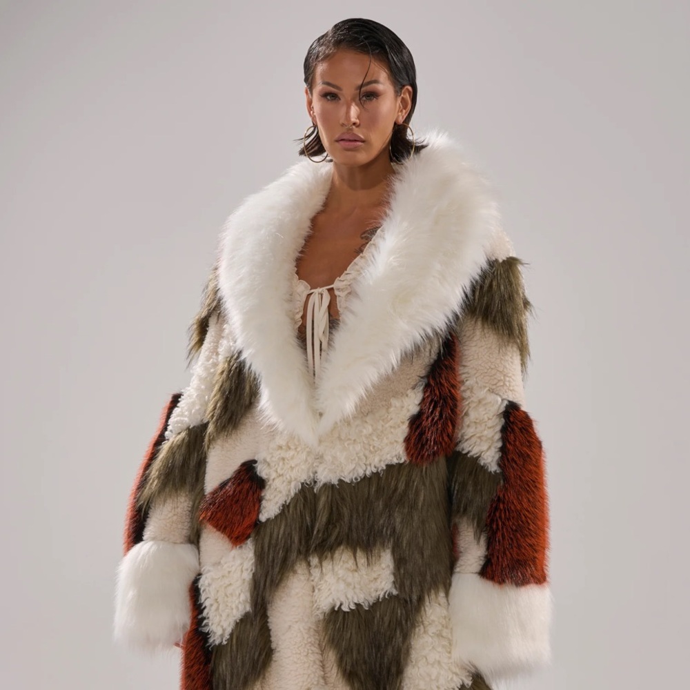 NWT Akira Patchwork Faux Fur Coat in Cream, Olive & Rust    1X /2X - Picture 5 of 12